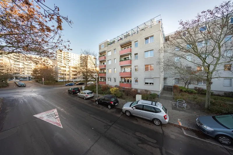 2-Zimmer-Wohnung mit Balkon - Selbstrenovierer gesucht — photo 1
